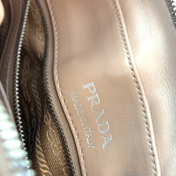 Prada Signature Diagramme Camera - Picture 8 of 9